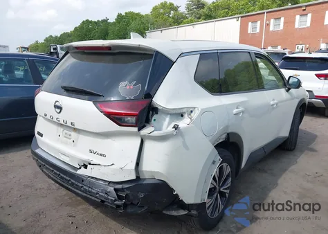 2021 Nissan Rogue Sv Intelligent Awd z USA, uszkodzony, nr VIN JN8AT3BB5MW203775
